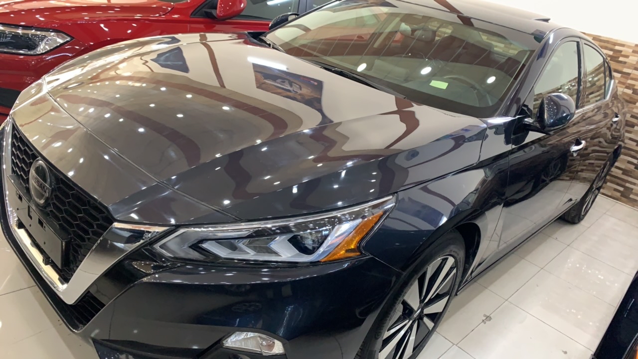 نيسان ألتيما